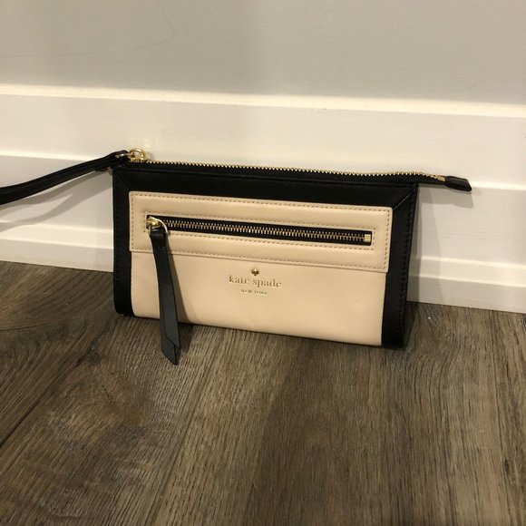 Kate Spade Black & White Wristlet Wallet - Picture 1 of 3